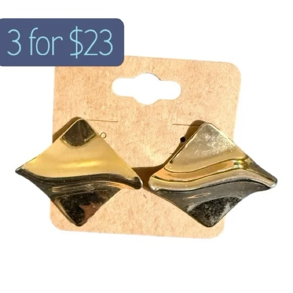 Vintage earrings, 1 for $10, 3 for $23, gold square, waved - Picture 1 of 3